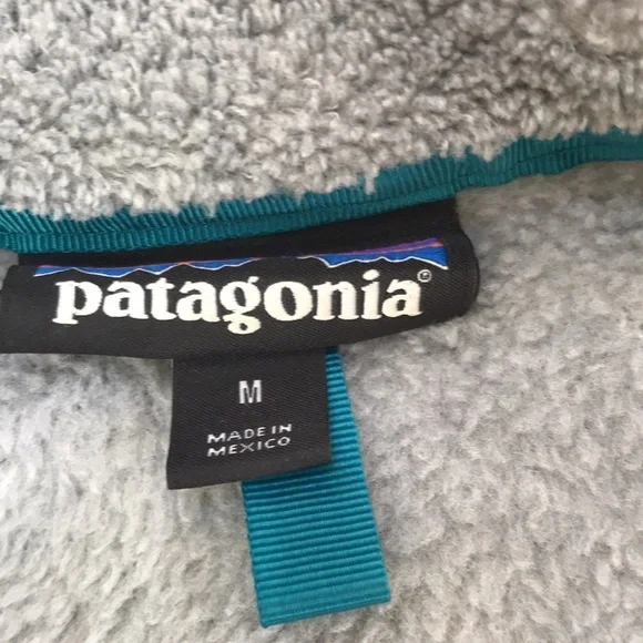 PATAGONIA size M grey with teal snap t fleece